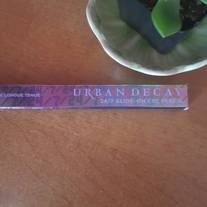 Urban Decay 24/7 Glide-on eye pencil